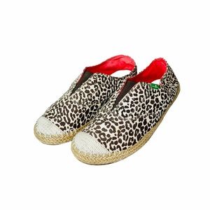 NWOT Sanuk Leopard Flats Slip Ons